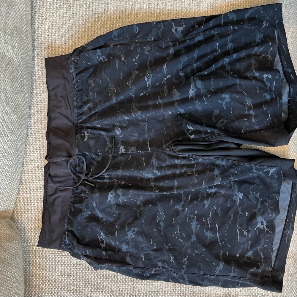 Men’s lululemon The Short liner shorts 9in